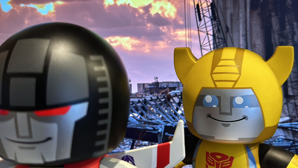 Mighty Muggs Bumblebee and Starscream